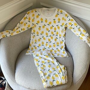 Hanna Andersson lemon motif women’s size large pajamas.